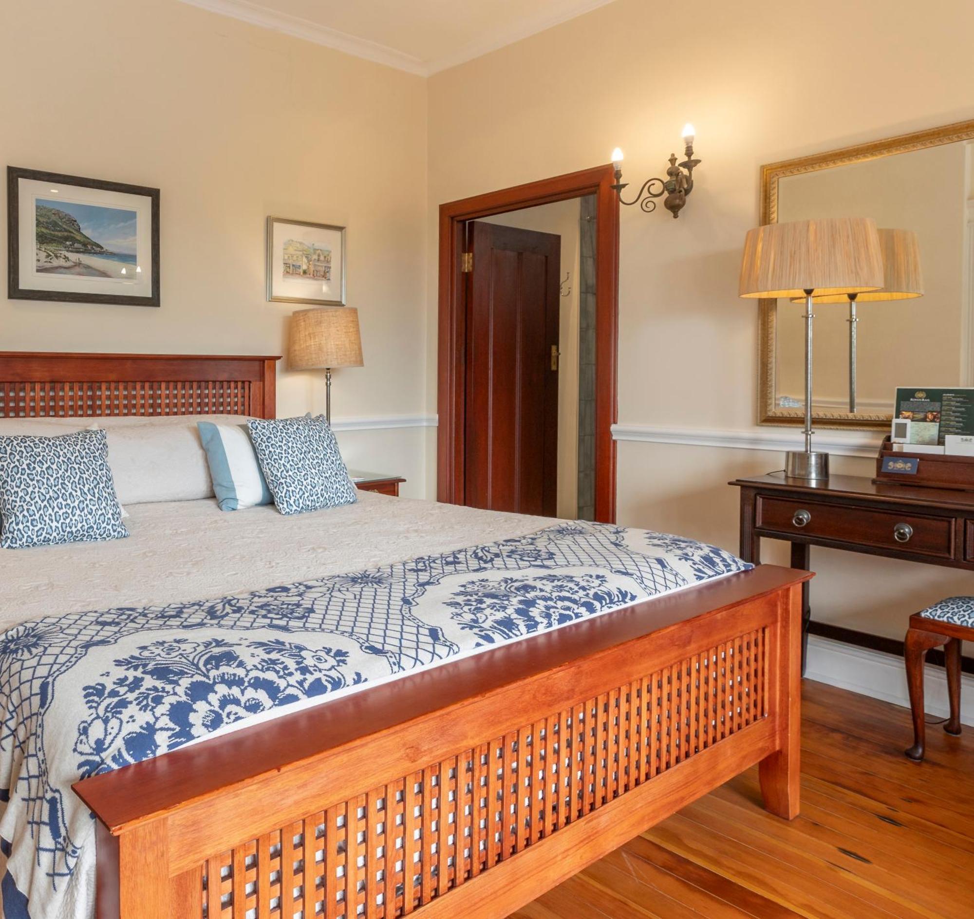 St James Guest Houses Kalk Bay Esterno foto